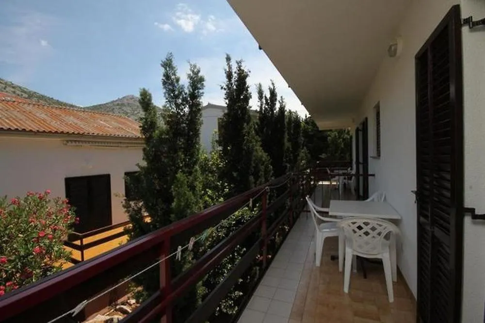 Apartment In Starigrad-Paklenica With Balcony, Air Conditioning, Wifi 627-5